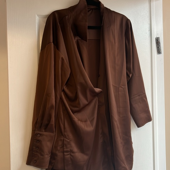 Sofia Richie x bar III Satin Long Satin Belted Shirt - NWT - XL - Picture 3 of 3